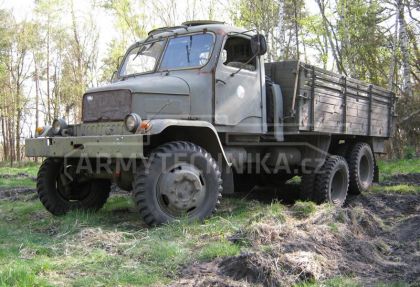 All-terrain medium truck Praga V3S Flatbad 